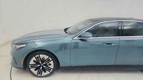 2025 BMW i5 xDrive40