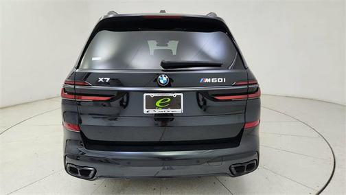 2024 BMW X7 M60i