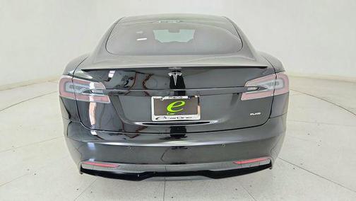 2022 Tesla Model S Plaid