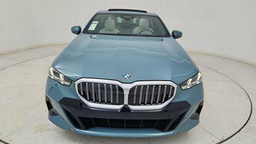 2024 BMW 530 530i
