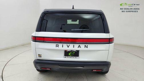 Glacier White 2025 Rivian R1S Ascend Tri Motor Max Pack