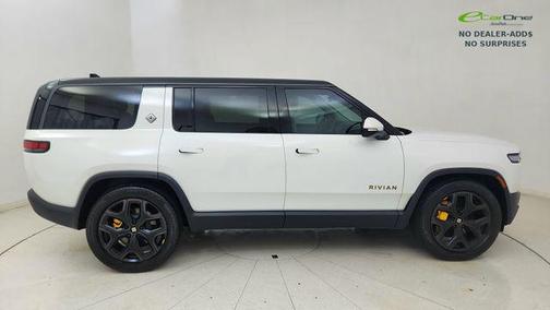 Glacier White 2025 Rivian R1S Ascend Tri Motor Max Pack