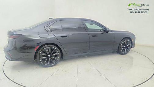 Black Sapphire Metallic 2025 BMW i7 eDrive50