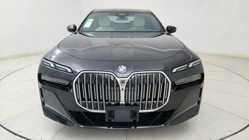 Black Sapphire Metallic 2023 BMW 740 i