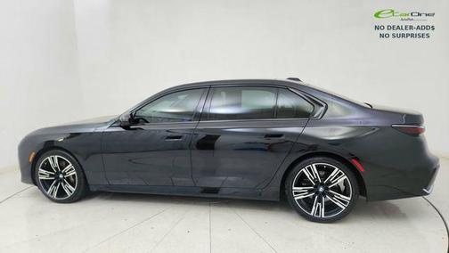 Black Sapphire Metallic 2023 BMW 740 i