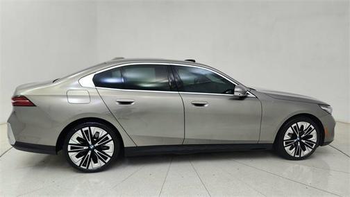 2025 BMW 540 i xDrive
