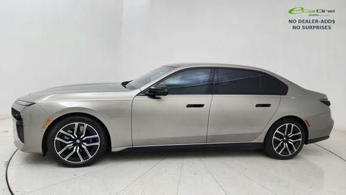 Oxide Grey Metallic 2024 BMW i7 M70