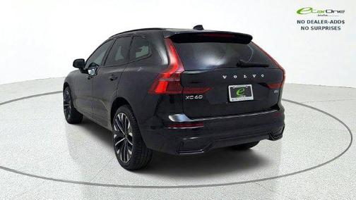Onyx Black Metallic 2026 Volvo XC60 B5 Ultra