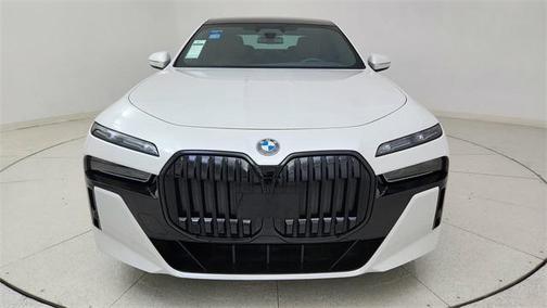 2023 BMW 740 i