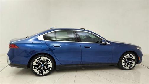 2025 BMW i5 eDrive40