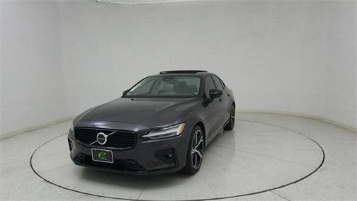 2024 Volvo S60 B5 Plus Dark Theme