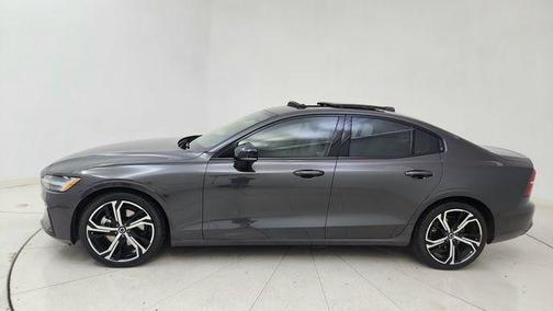 2024 Volvo S60 B5 Plus Dark Theme