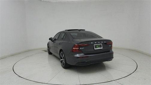 2024 Volvo S60 B5 Plus Dark Theme