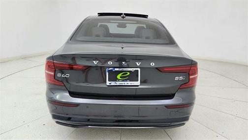 2024 Volvo S60 B5 Plus Dark Theme