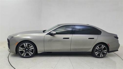 2024 BMW 740 740i