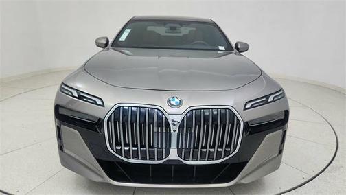 2024 BMW 740 740i