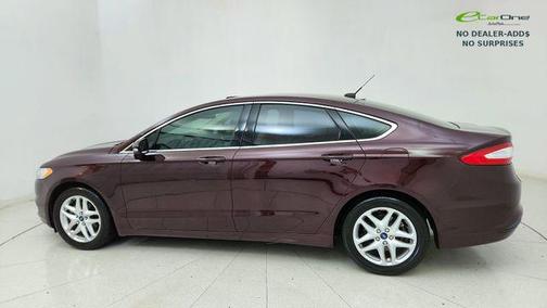 Bordeaux 2013 Ford Fusion SE