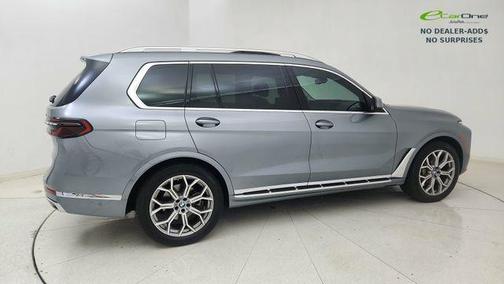 Skyscraper Grey Metallic 2025 BMW X7 xDrive40i