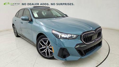 Cape York Green Metallic 2026 BMW i5 xDrive40