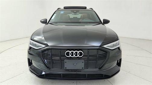 2022 Audi e-tron Premium Plus