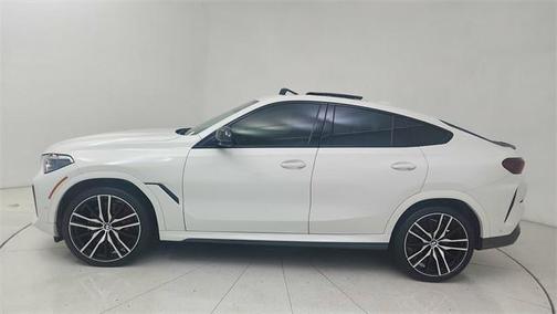 2022 BMW X6 M50i