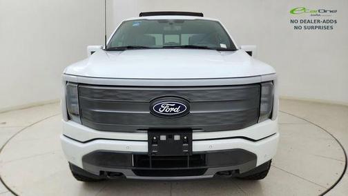 Oxford White 2024 Ford F-150 Lightning LARIAT