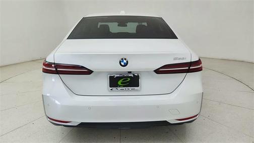 2025 BMW 530 i