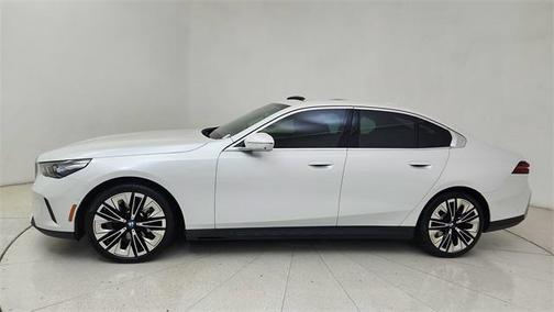 2025 BMW 530 i