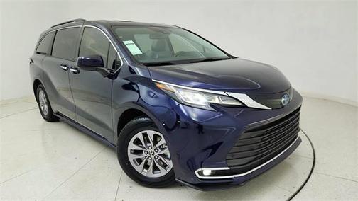 2022 Toyota Sienna XLE