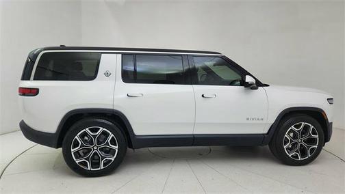 2025 Rivian R1S Adventure