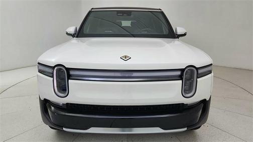 2025 Rivian R1S Adventure