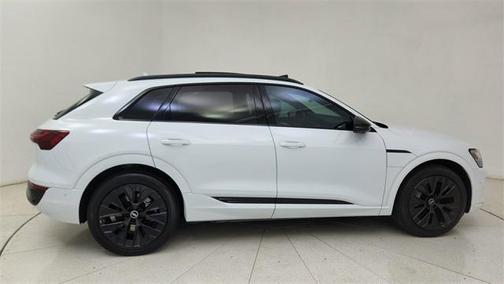 2024 Audi Q8 e-tron Prestige