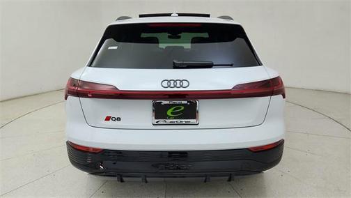 2024 Audi Q8 e-tron Prestige