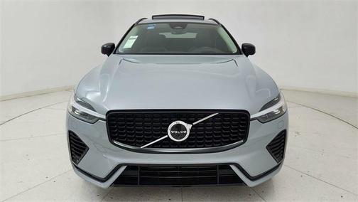 2024 Volvo XC60 Recharge Plug-In Hybrid T8 Ultimate Dark Theme