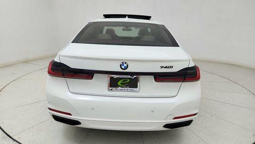 2021 BMW 740 740i