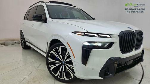 Mineral White Metallic 2025 BMW X7 M60i