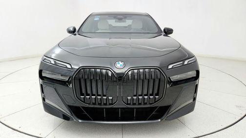 Black Sapphire Metallic 2026 BMW 740 740i