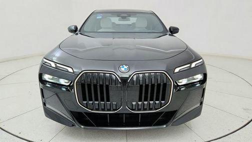 Black Sapphire Metallic 2026 BMW 740 740i