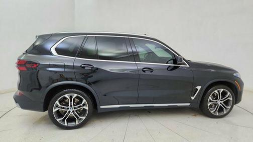 Black Sapphire Metallic 2026 BMW X5 xDrive40i