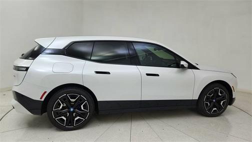 2025 BMW iX xDrive50