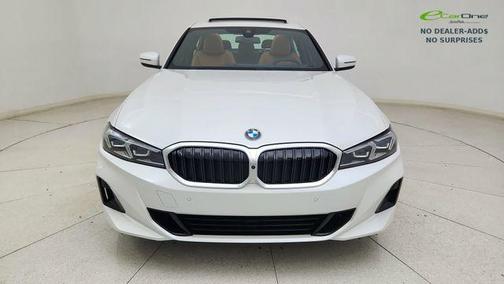 Mineral White Metallic 2025 BMW 330 330i