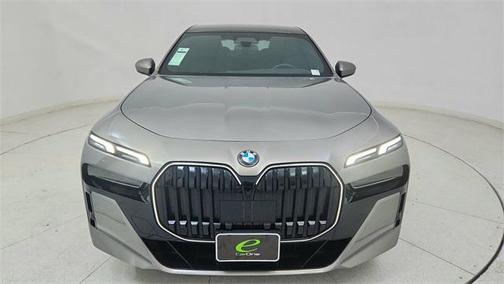 2025 BMW 740 xDrive