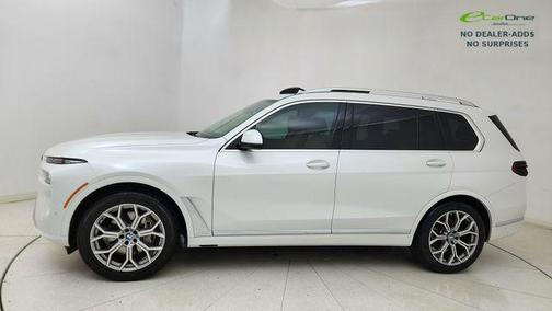 Mineral White Metallic 2026 BMW X7 xDrive40i