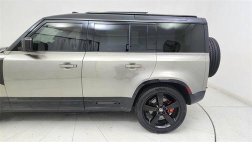 2025 Land Rover Defender 110 P400 X