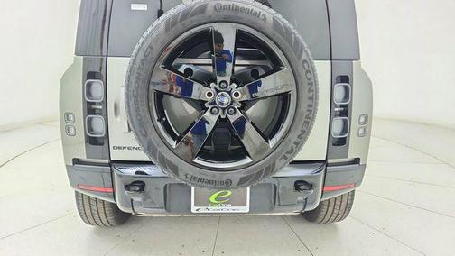 Silicon Silver Prem Met 2025 Land Rover Defender 110 P400 X