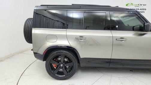 2025 Land Rover Defender 110 P400 X