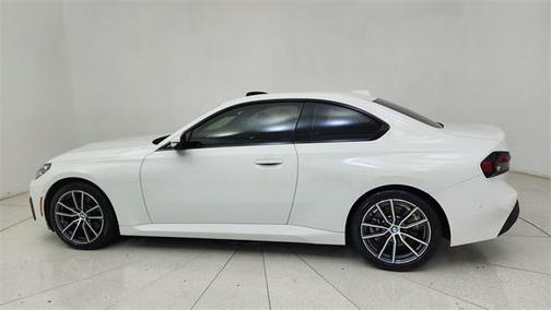 2025 BMW 230 i