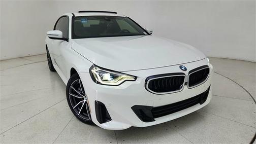 2025 BMW 230 i