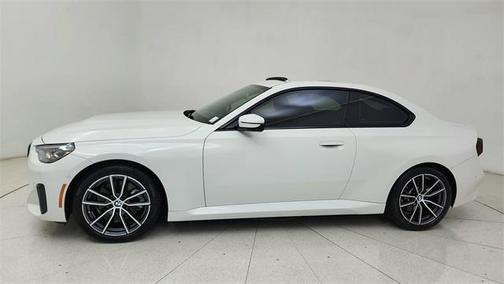 2025 BMW 230 i