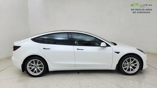 Pearl White Multi-Coat 2022 Tesla Model 3 Long Range